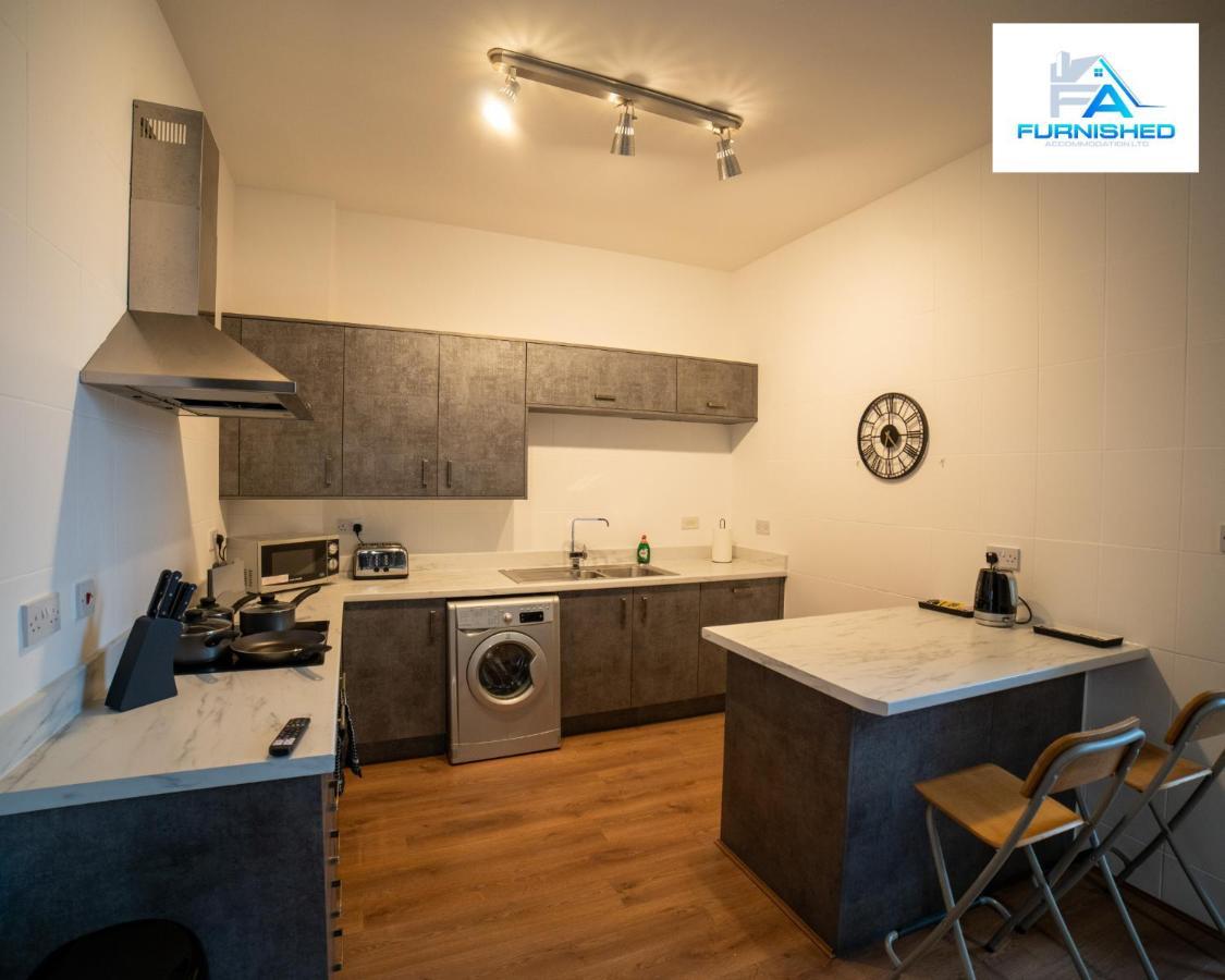 Apartment Contractor By Furnished - Free Parking Liverpool